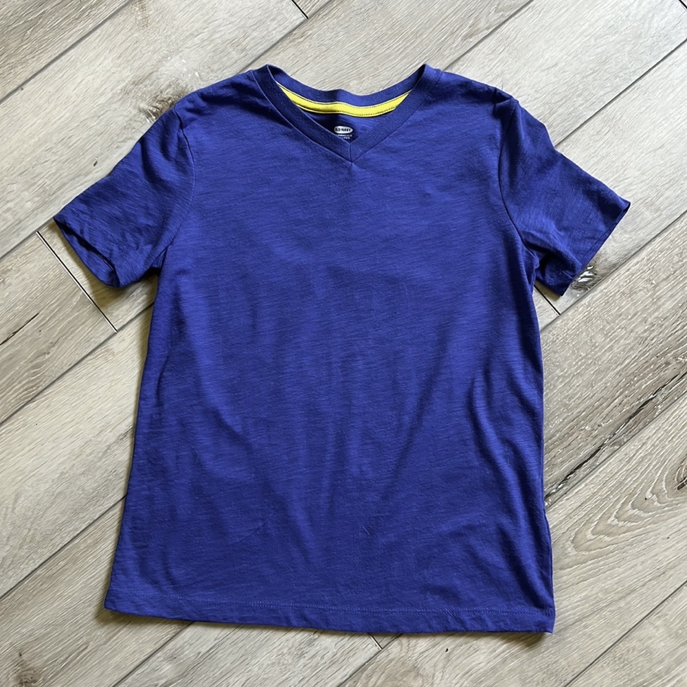 Boys’ Old Navy V-Neck Tee